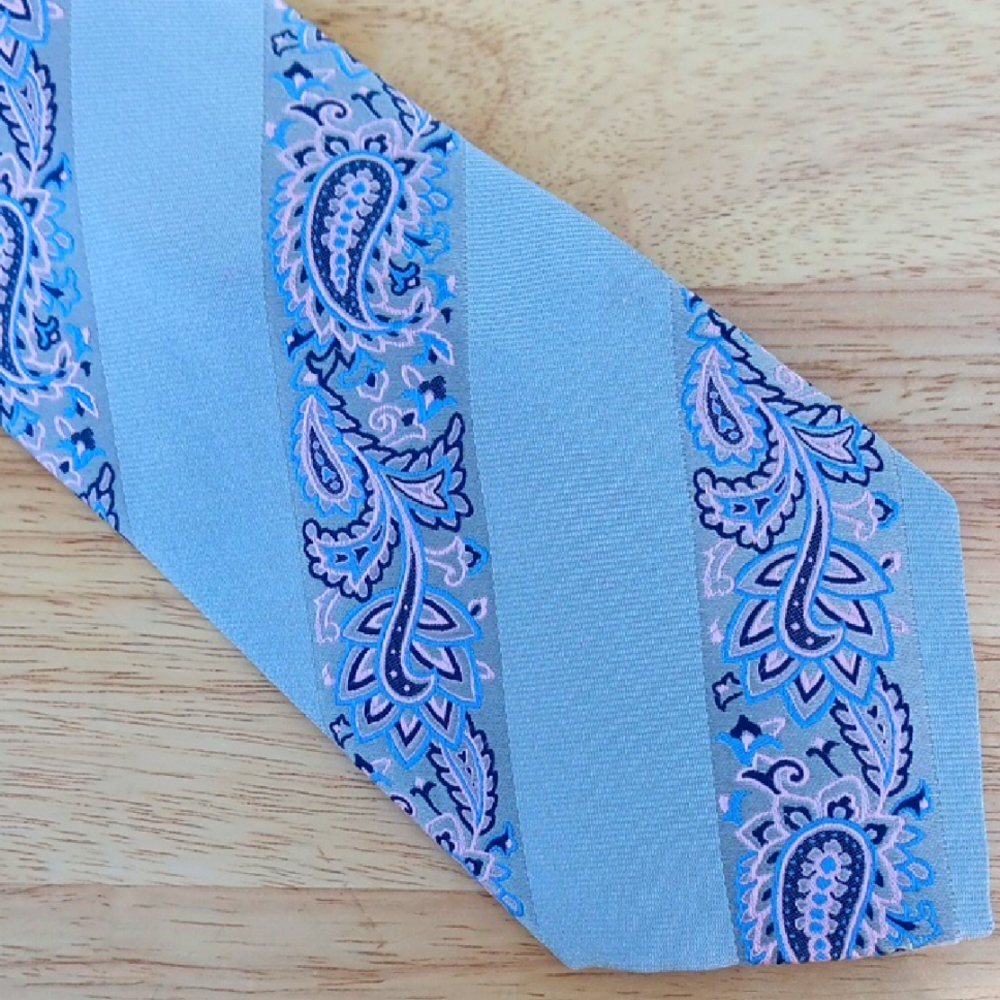 Elegant Mauve with Blue Paisleys Men's Tie By Santorelli